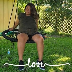 Meet your Posher, Denise